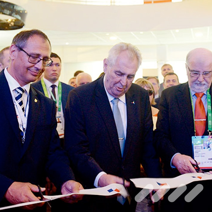 Prezident Zeman otevřel český pavilon na Expu